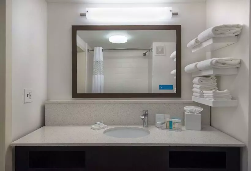 Отель Hampton Inn Commerce