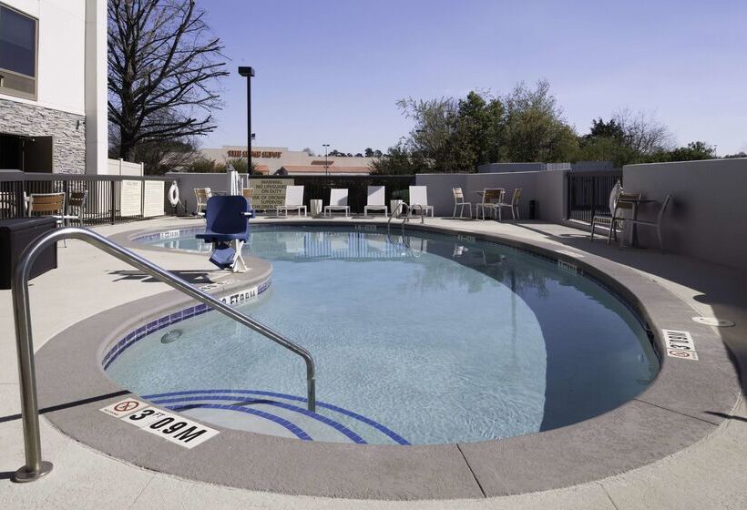 فندق Hampton Inn Conyers