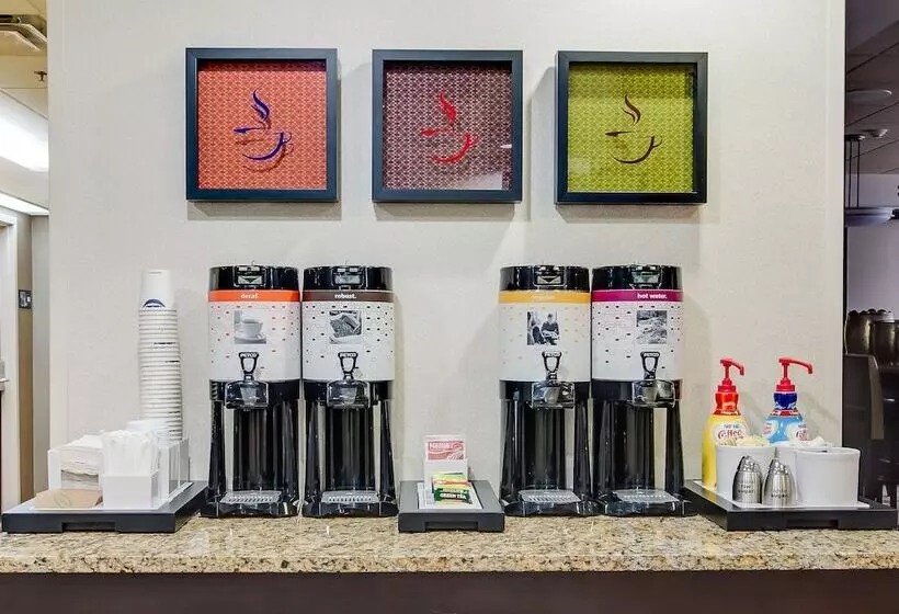 ホテル Hampton Inn Dickson