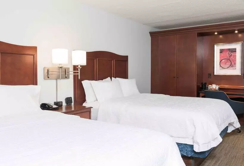 호텔 Hampton Inn Grand Rapids North