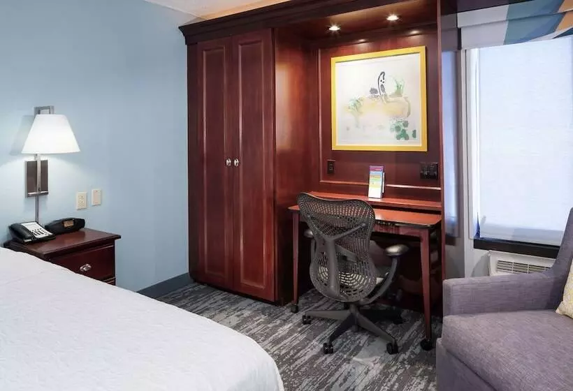 هتل Hampton Inn Kansas Cityliberty