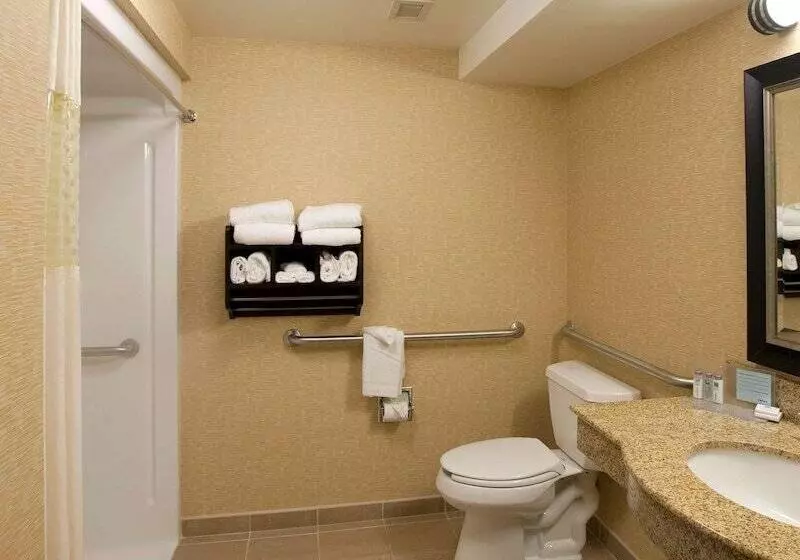 Отель Hampton Inn By Hilton Lexington Park