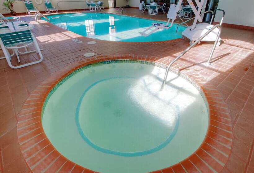 בית מלון כפרי Hampton Inn Russellville