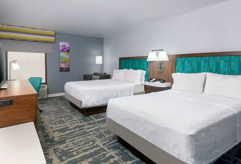 هتل Hampton Inn Salisbury