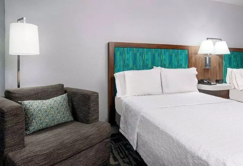 هتل Hampton Inn Salisbury