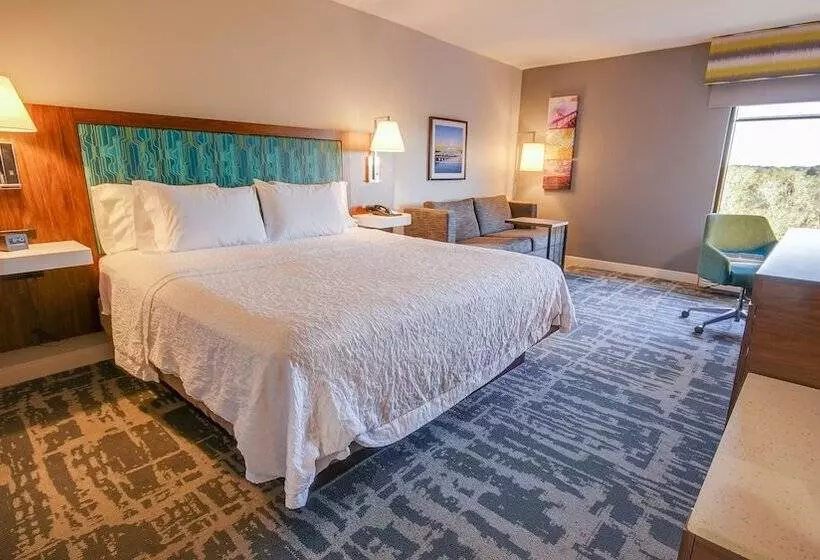 هتل Hampton Inn Salisbury