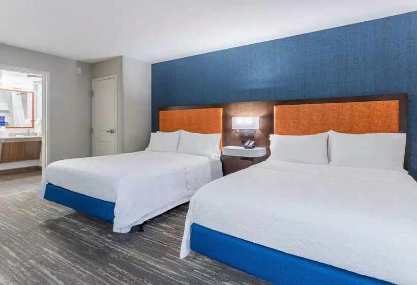 هتل Hampton Inn Sioux Falls