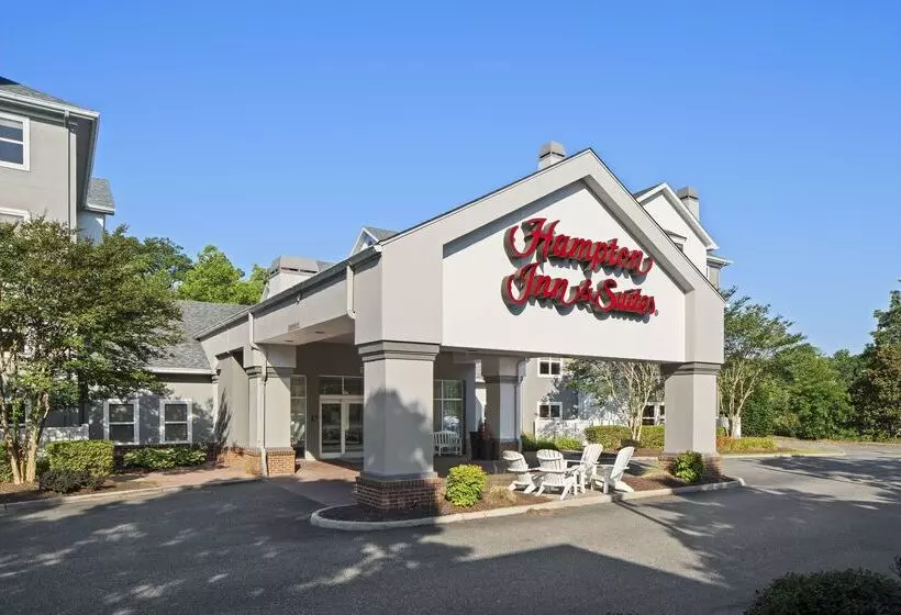 هتل Hampton Inn & Suites Newport News