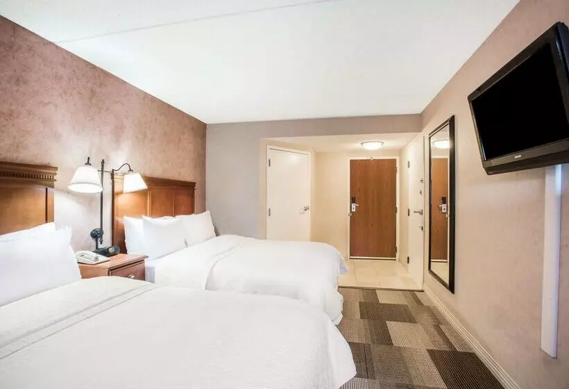 בית מלון כפרי Hampton Inn West Springfield