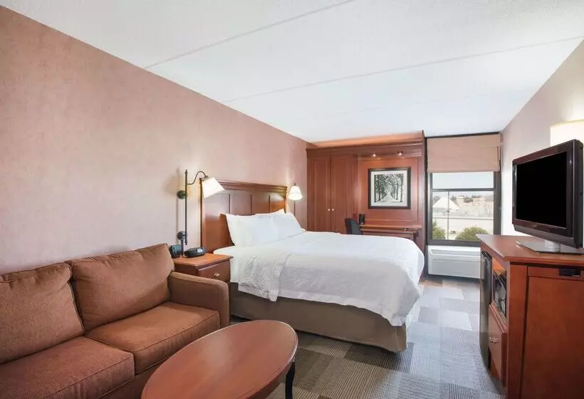 בית מלון כפרי Hampton Inn West Springfield