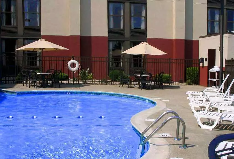 בית מלון כפרי Hampton Inn West Springfield