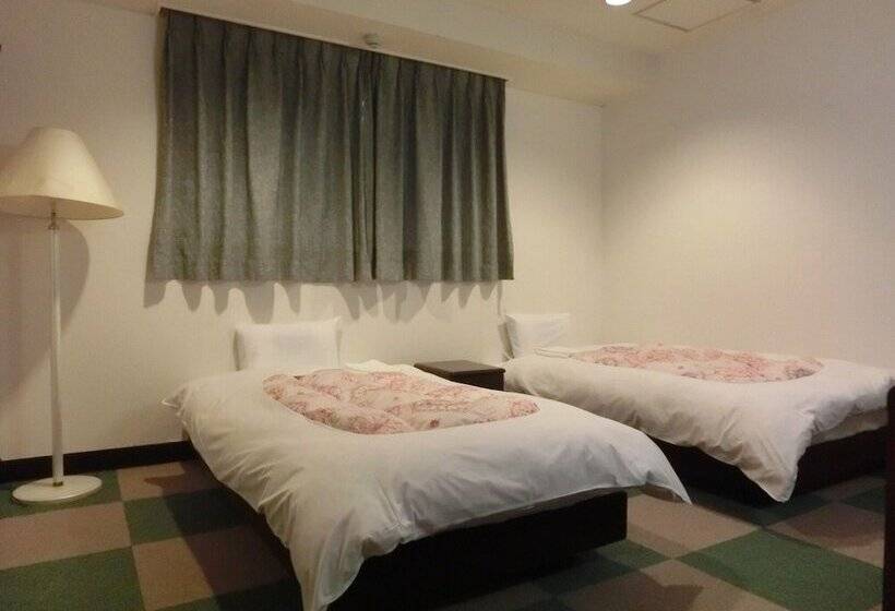 בית מלון כפרי Namba Plaza