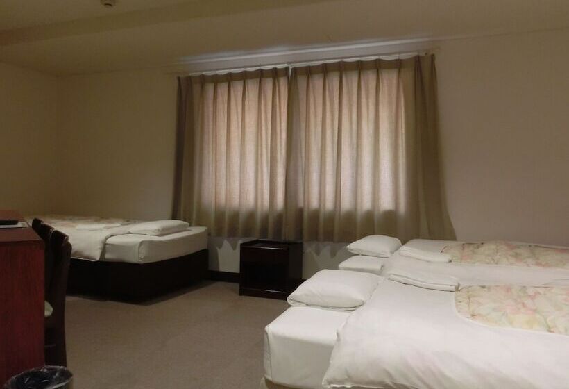 בית מלון כפרי Namba Plaza