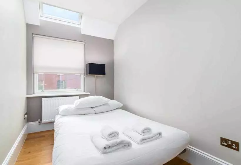 Modern 2br Home In Dalston W/balcony, Fits 4