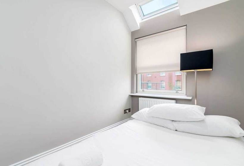 Modern 2br Home In Dalston W/balcony, Fits 4