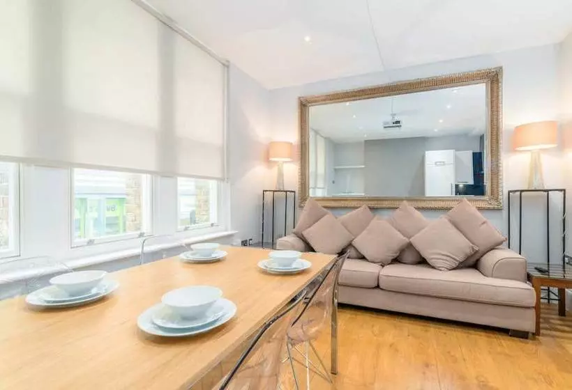 Modern 2br Home In Dalston W/balcony, Fits 4