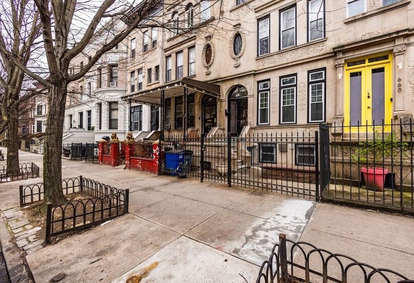 پانسیون Klo Guest House