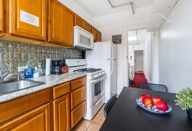 پانسیون Klo Guest House