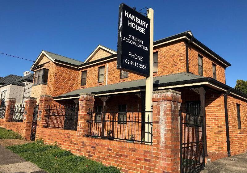 فندق Hanbury Lodge