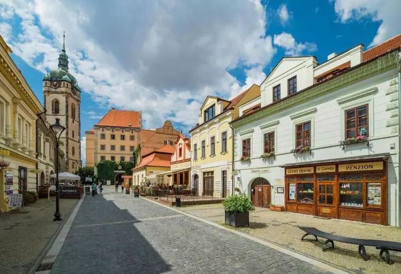 Hotelli Penzion U Zámku