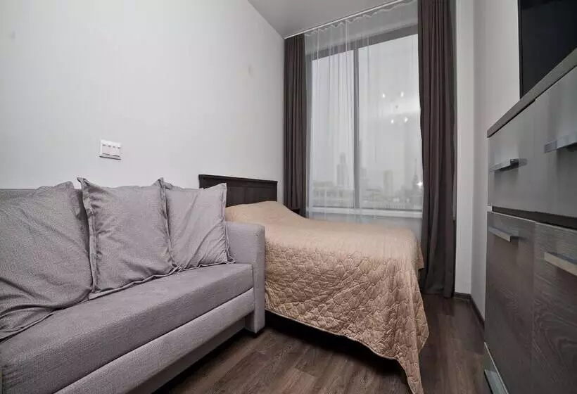 Marin Dom Na Malysheva 42a