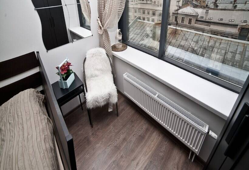 Marin Dom Na Malysheva 42a