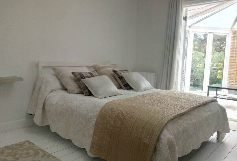 פנסיון Rooms In Guildford Surrey