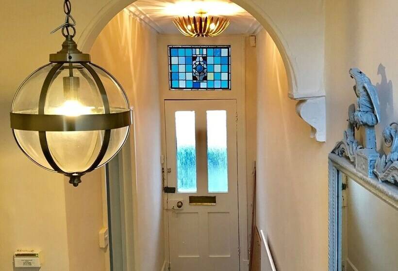 The Walton House Near City Center