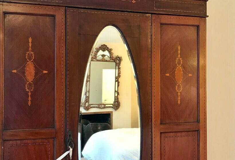 The Walton House Near City Center