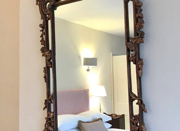 The Walton House Near City Center