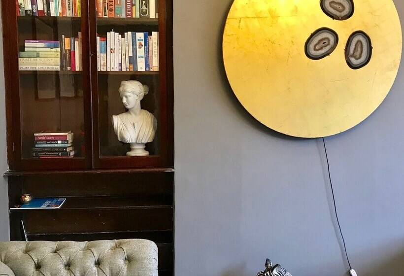 The Walton House Near City Center