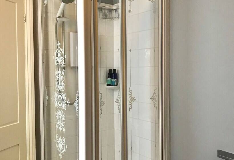 The Walton House Near City Center