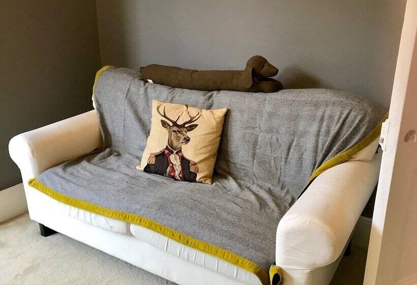 The Walton House Near City Center