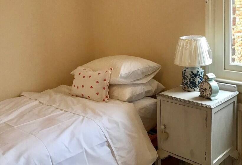 The Walton House Near City Center