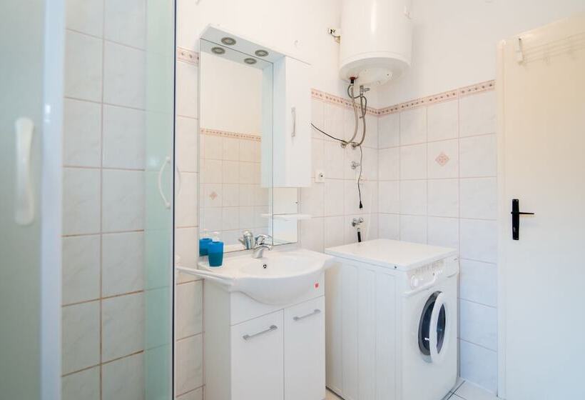 Apartments Ana & Bogdan