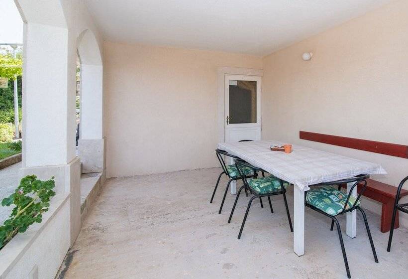 Apartments Ana & Bogdan