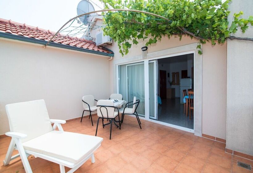 Apartments Ana & Bogdan