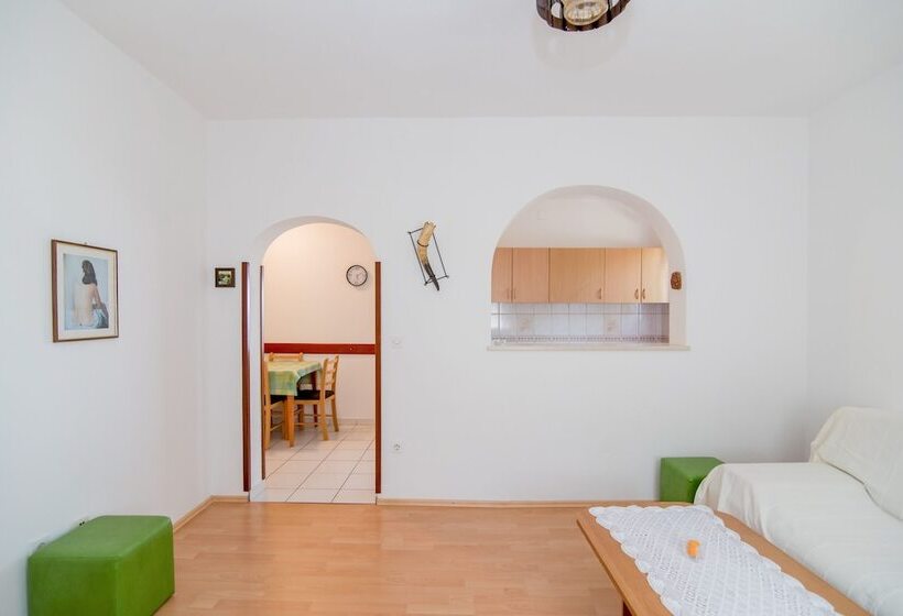 Apartments Ana & Bogdan