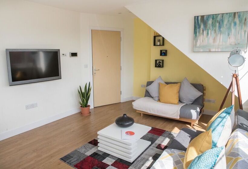 Luxurious Penthouse Heart Of Cambridge