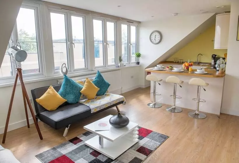 Luxurious Penthouse Heart Of Cambridge