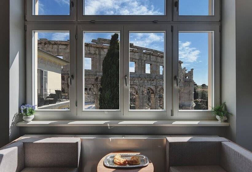 Arena & Sea View Luxurious Residence