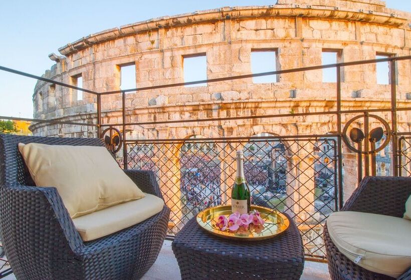 Arena & Sea View Luxurious Residence