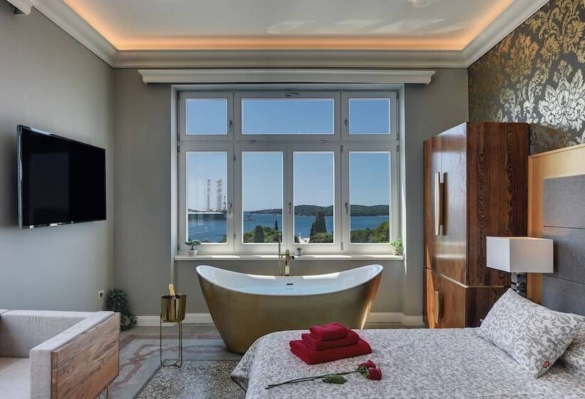 Arena & Sea View Luxurious Residence