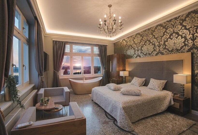 Arena & Sea View Luxurious Residence