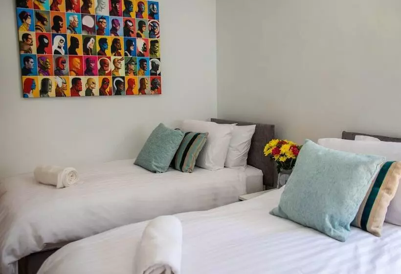 Broad Park Villa   4 Bed Sleeps 8 Tjs4bpv