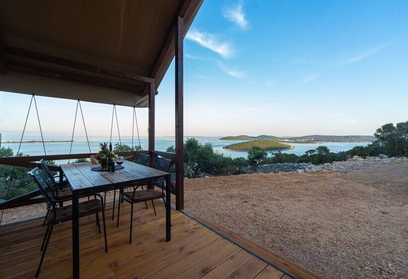Hotell Glamping Tents And Mobile Homes Trasorka   Campsite