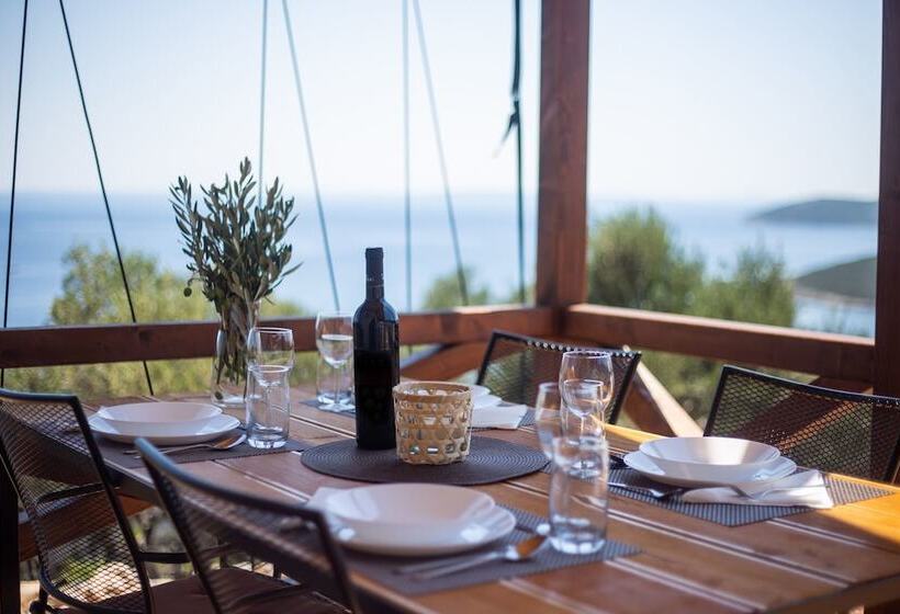 Hotell Glamping Tents And Mobile Homes Trasorka   Campsite