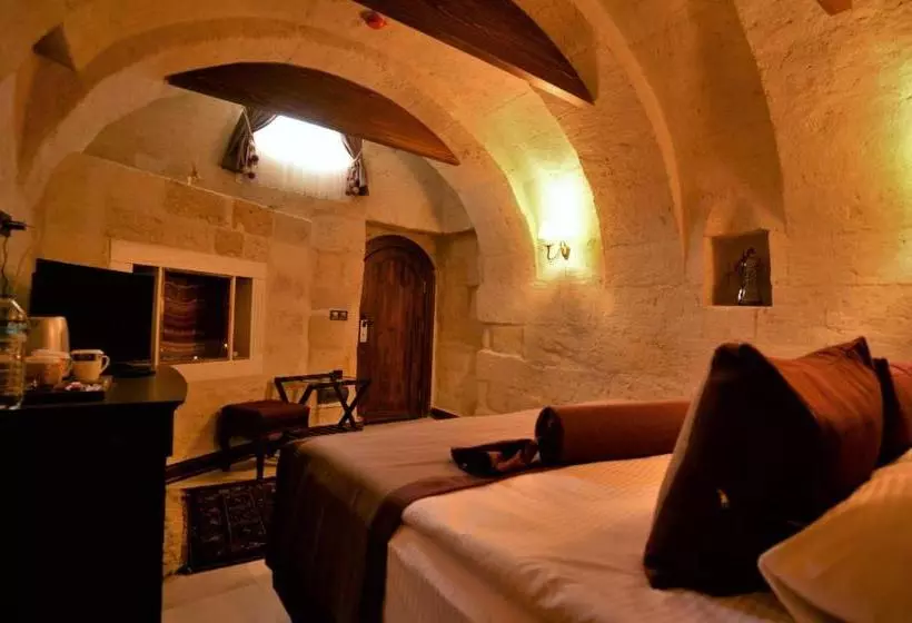 Hotelli Evanthia Cave Suites