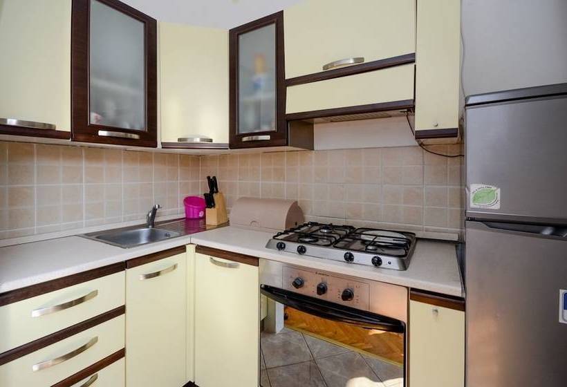 Apartments Anamarija