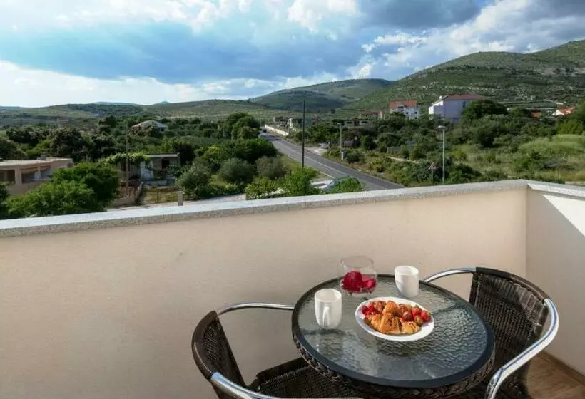 Apartmani Livaja